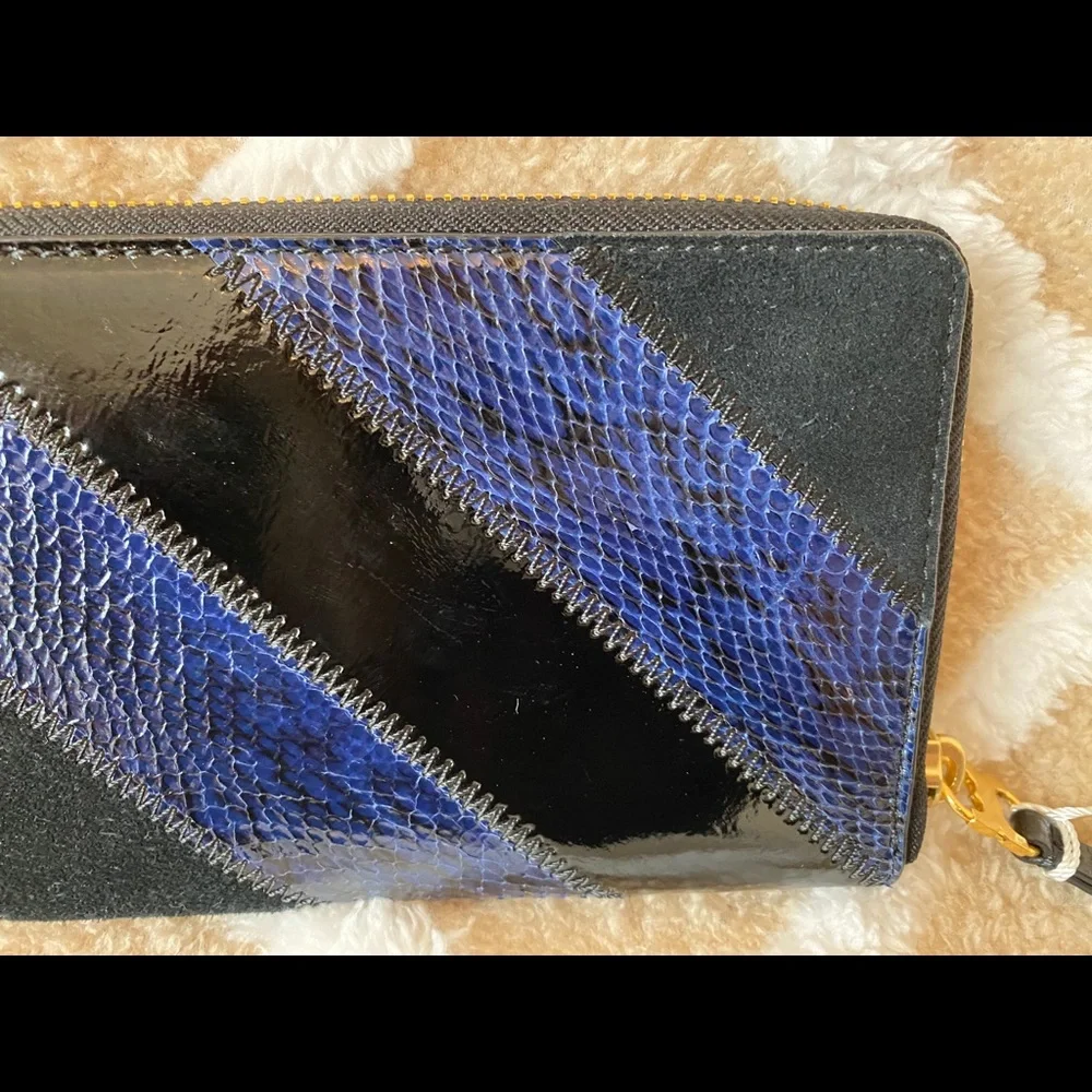 Tory Burch Gemini Embossed Wallet- Final Price